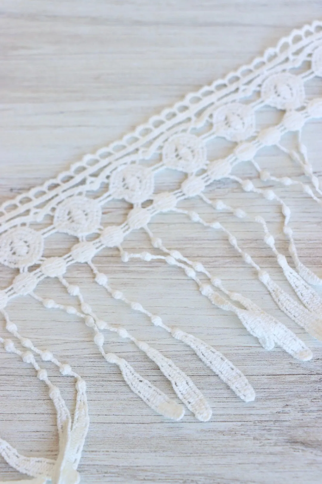 White 5" Wide Fringe Trim